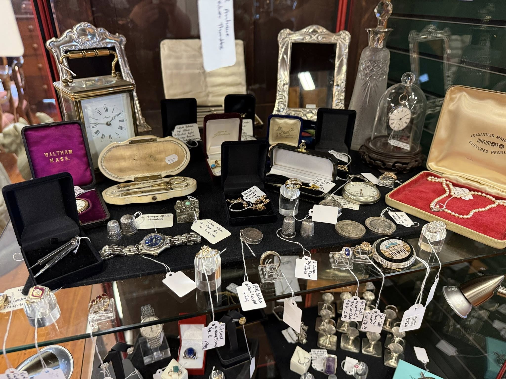 Proctor Auctions — Antiques & Collectables